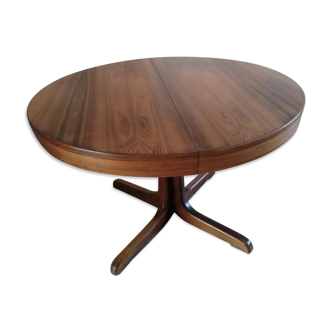 Extendable rosewood butterfly round table