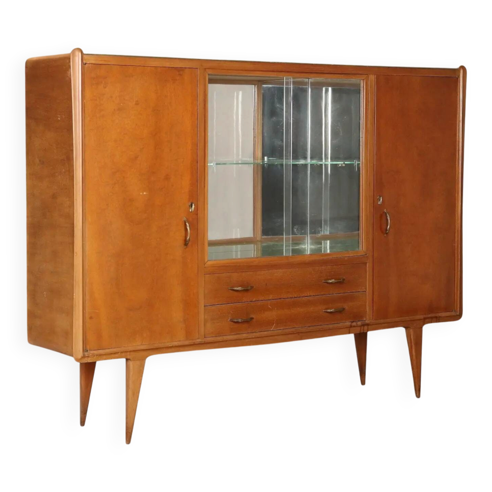 Vintage buffet in walnut veneer, Italian design from the 1960s.