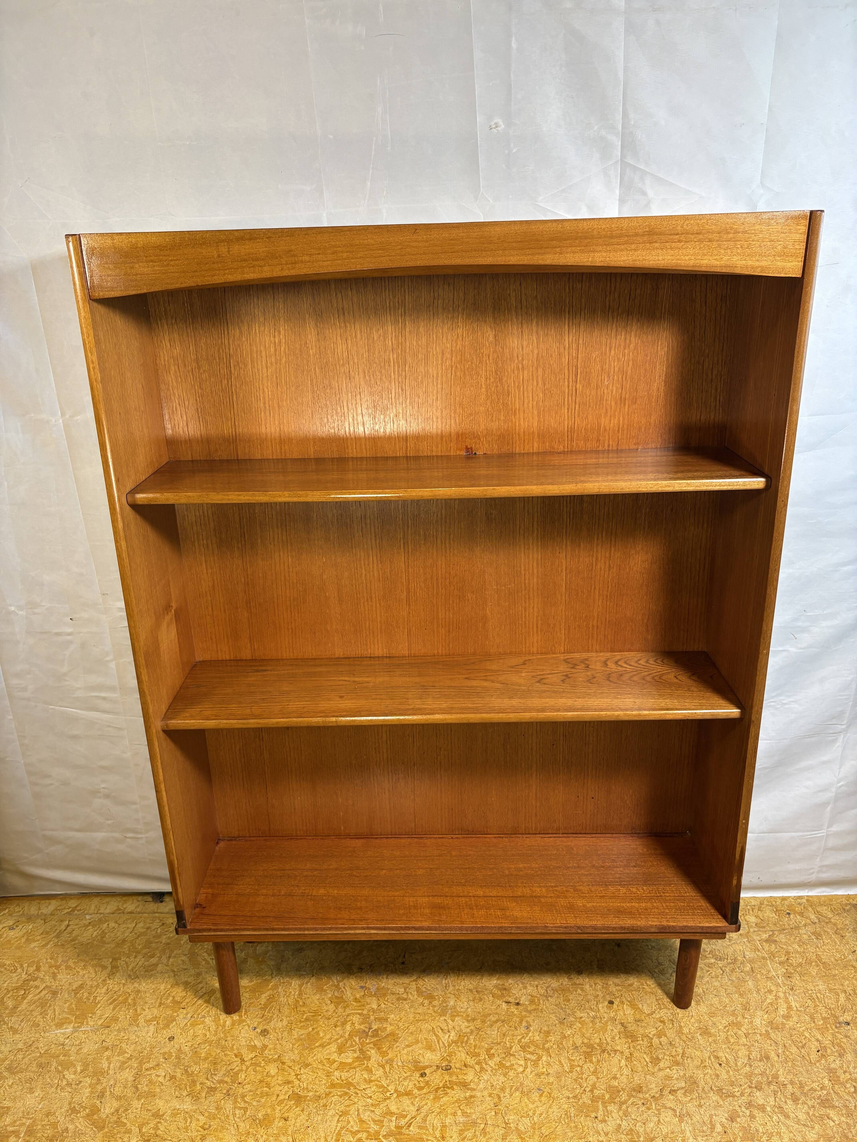 Bibliothèque vintage en teck des années 1960-1970 | Style scandinave rétro | Espace