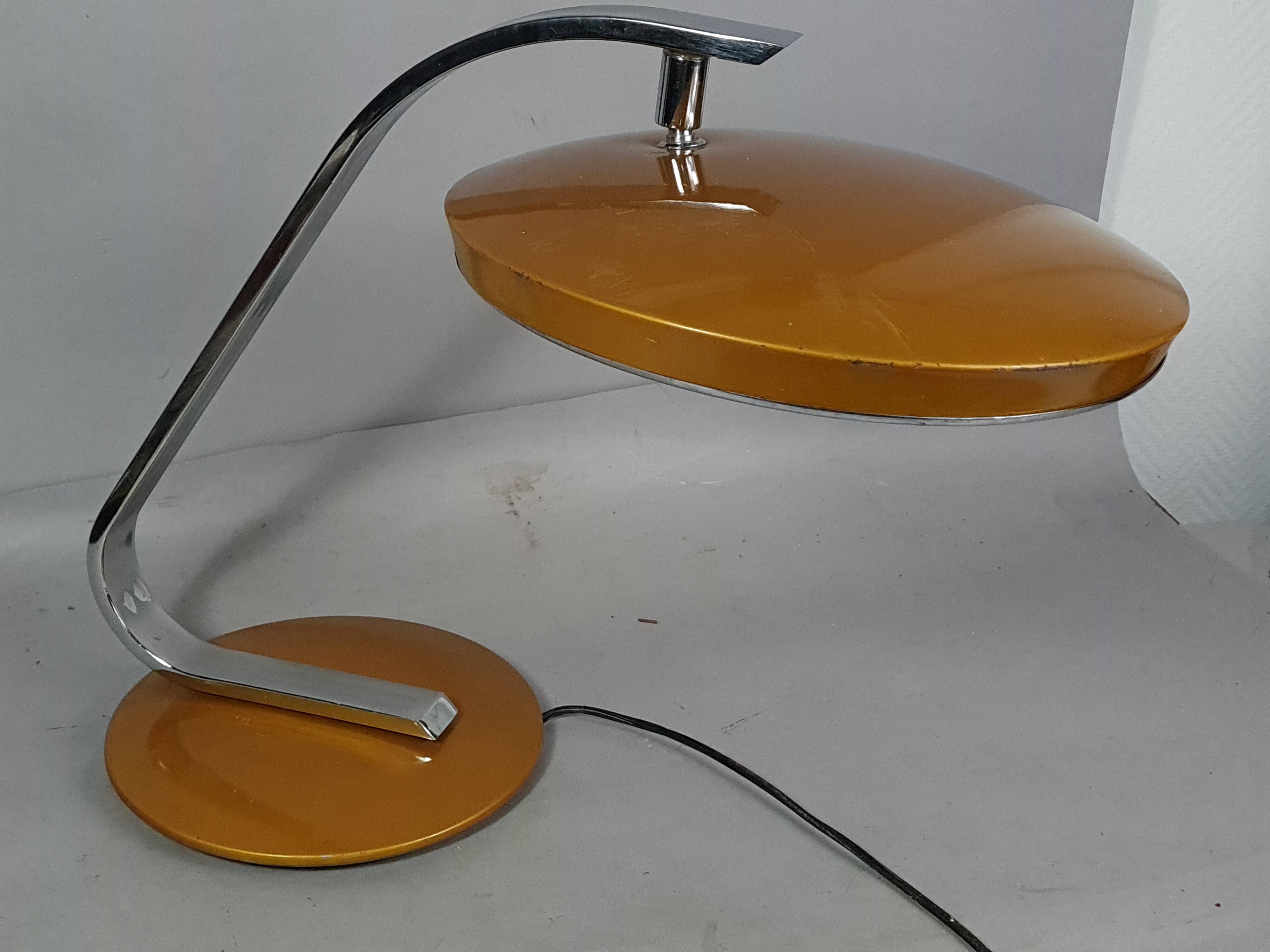 Phase: Design desk lamp from the 60s/70s, adjustable shade. Good condition D184