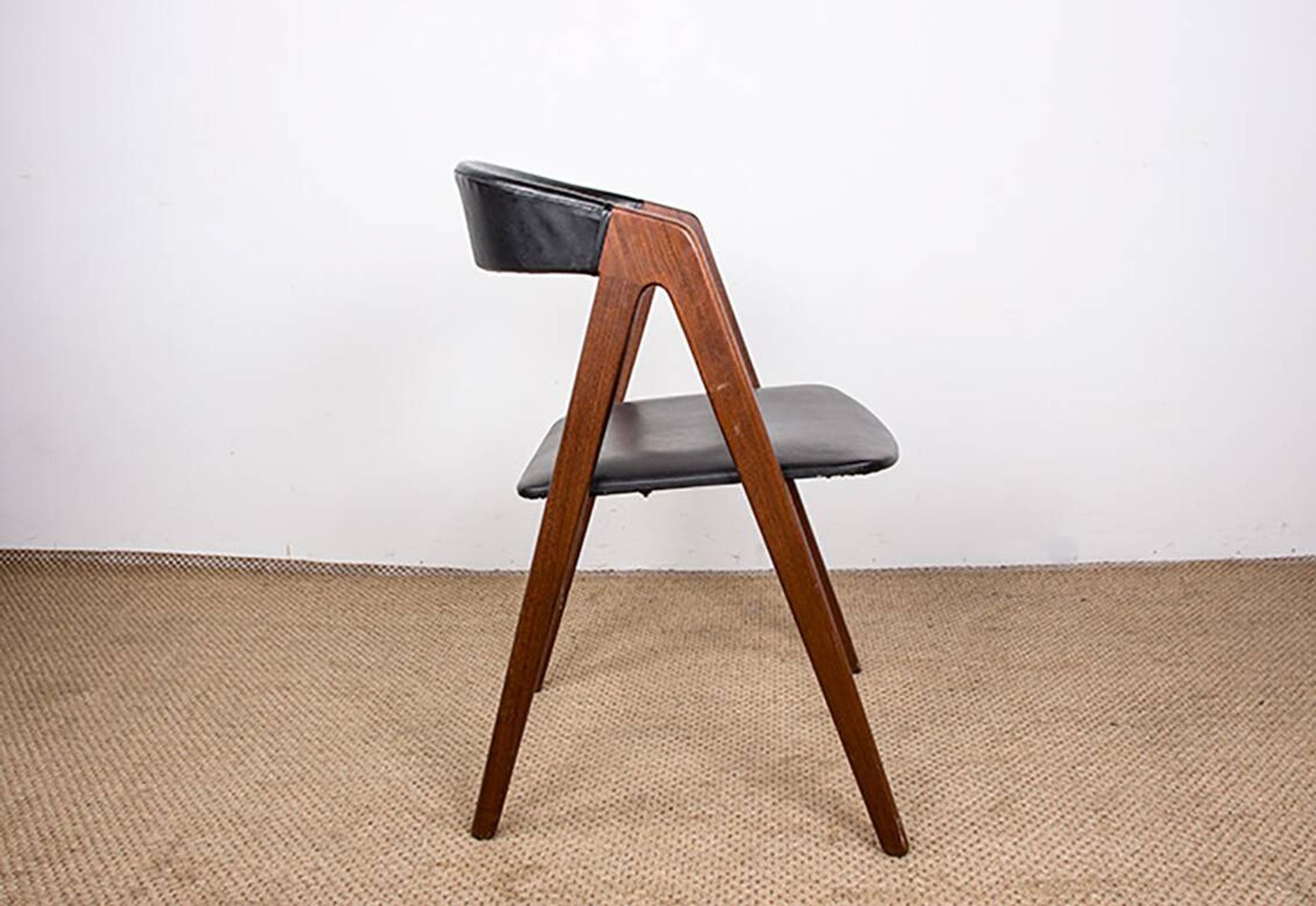 4 Danish chairs in afromosia and leatherette model 205 by Thomas Harlev