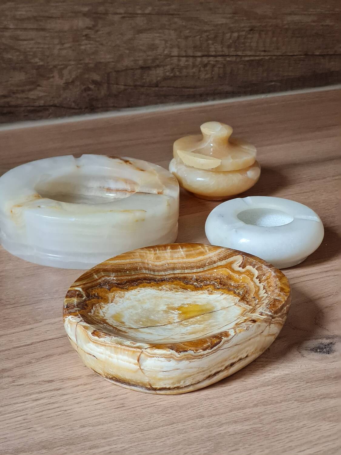 Vintage natural stone pocket emptier