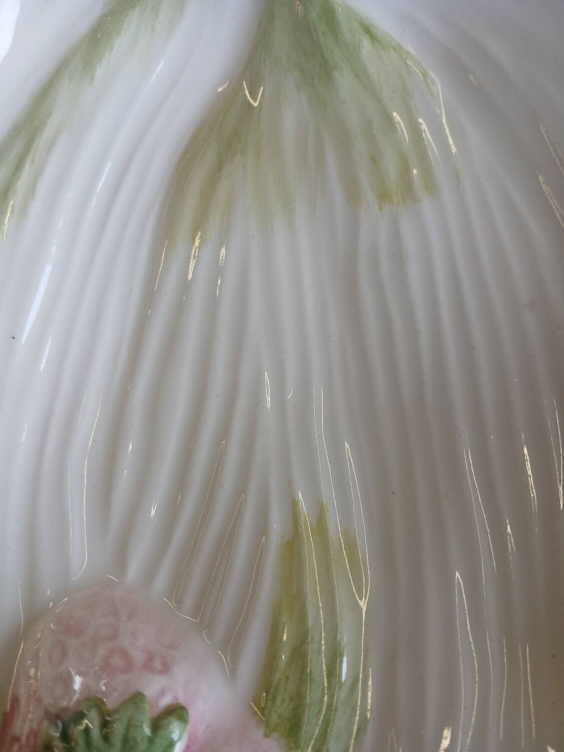 Barbotine strawberry bowl