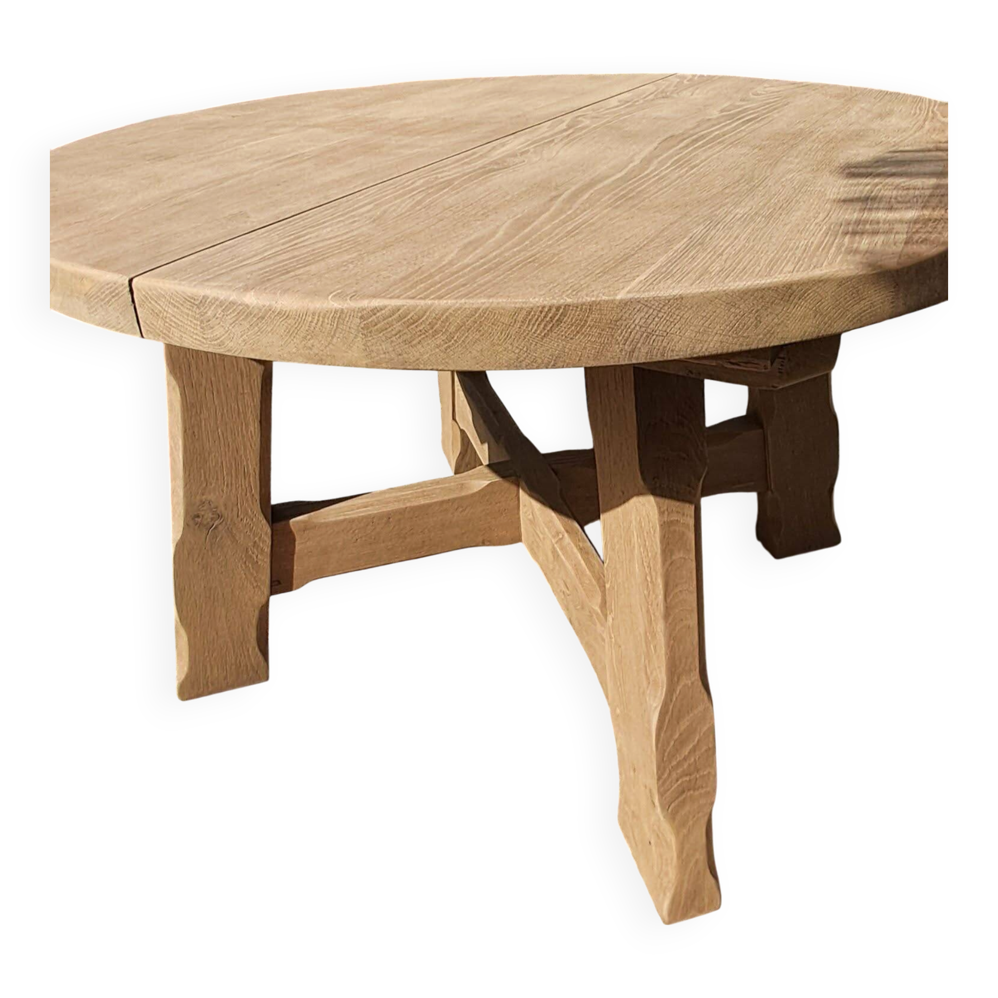 Brutalist round dining table in solid oak by De Puydt – Extendable 120/200