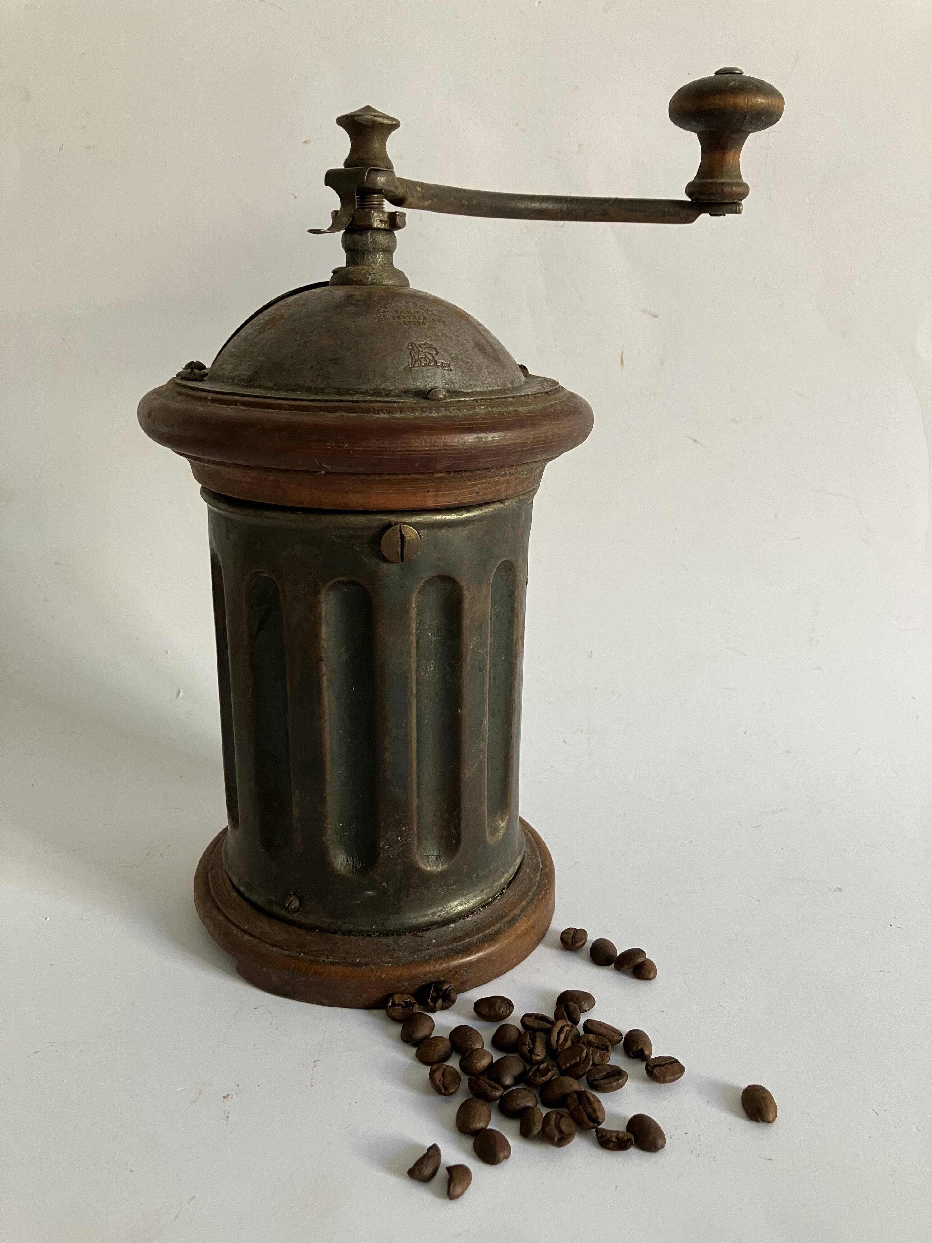 Old Peugeot Frères coffee grinder - Model G