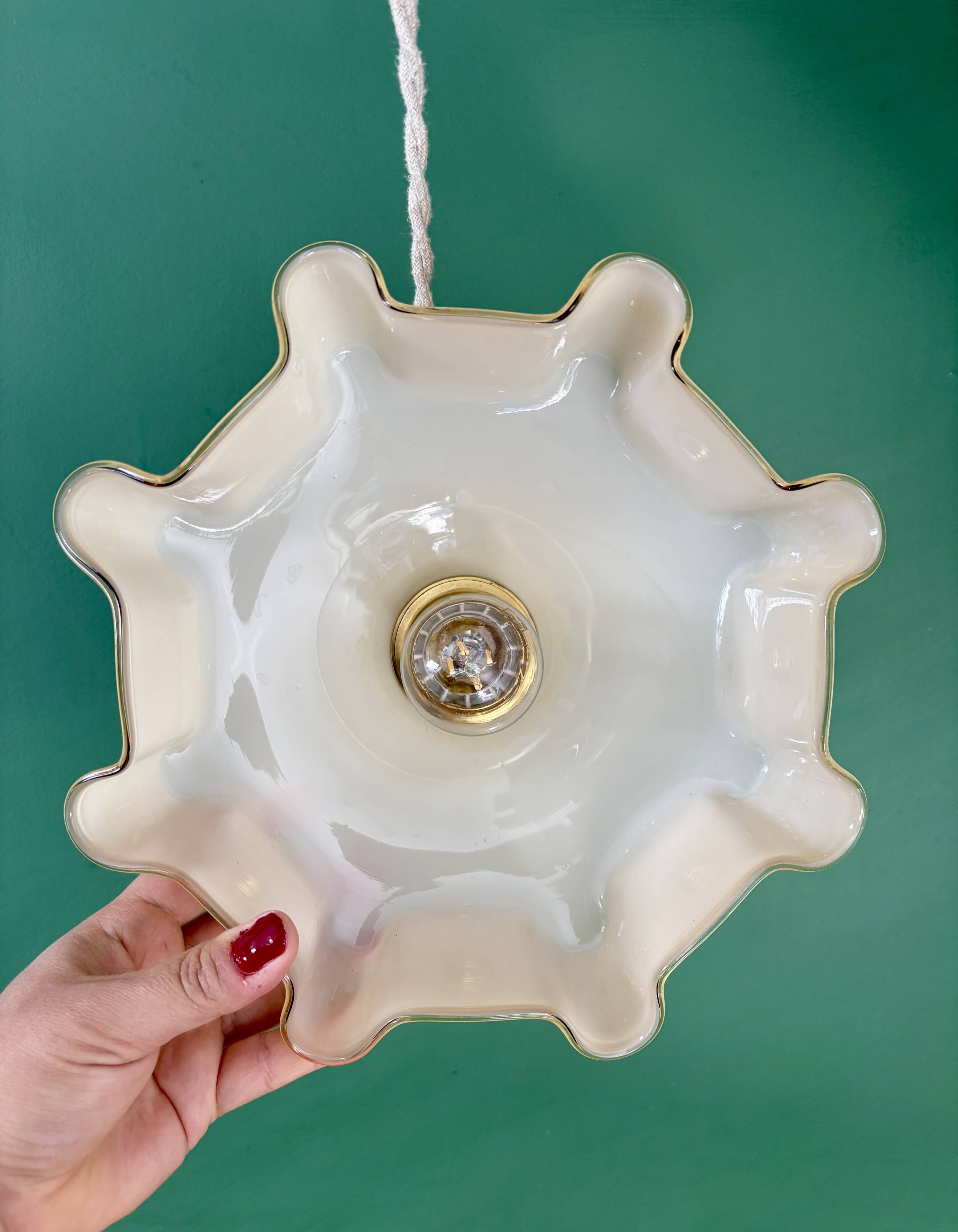 Suspension abat-jour vintage en opaline jaune