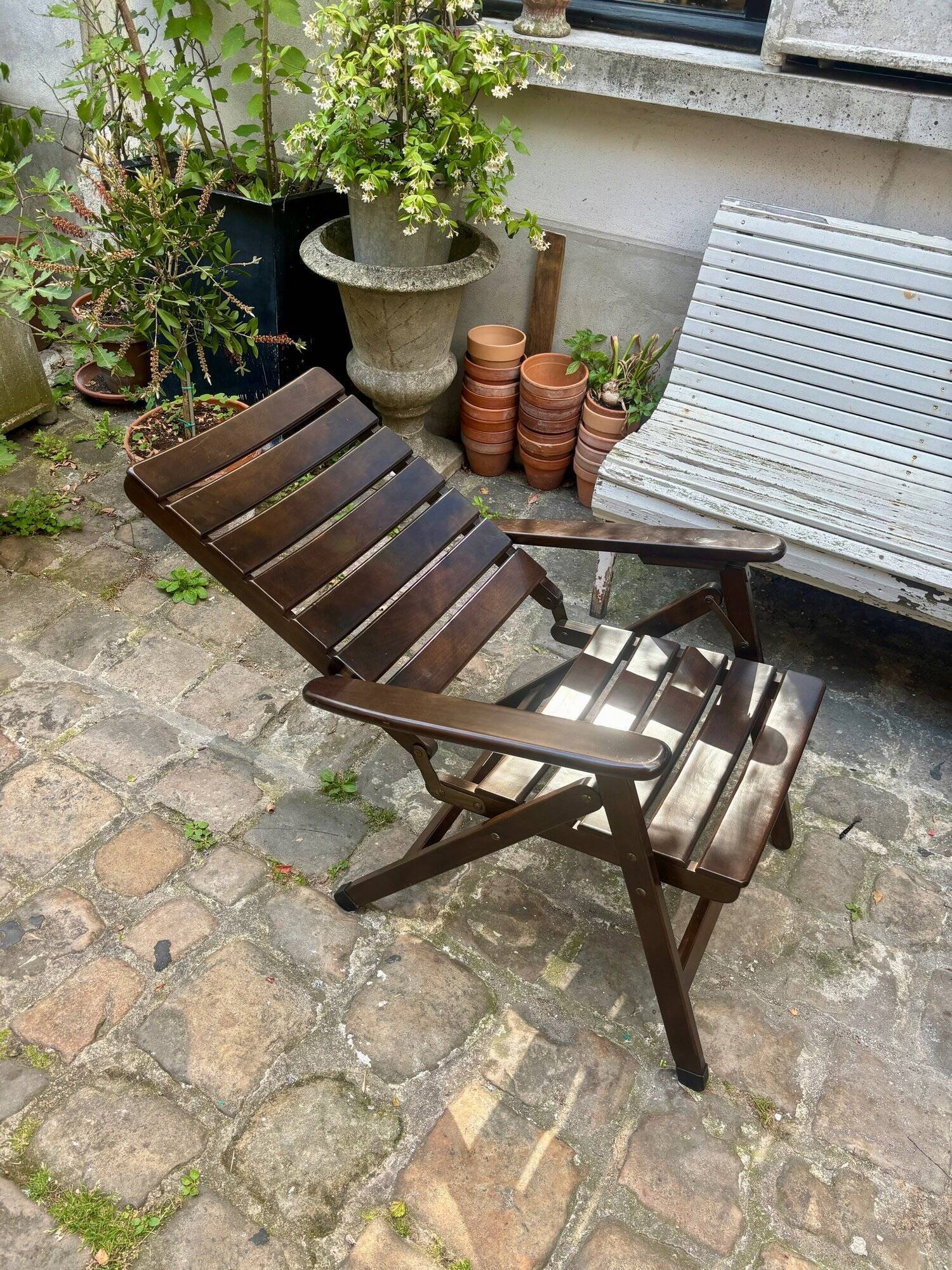 EMU dark wood garden furniture set - 2 folding armchairs and 1 table