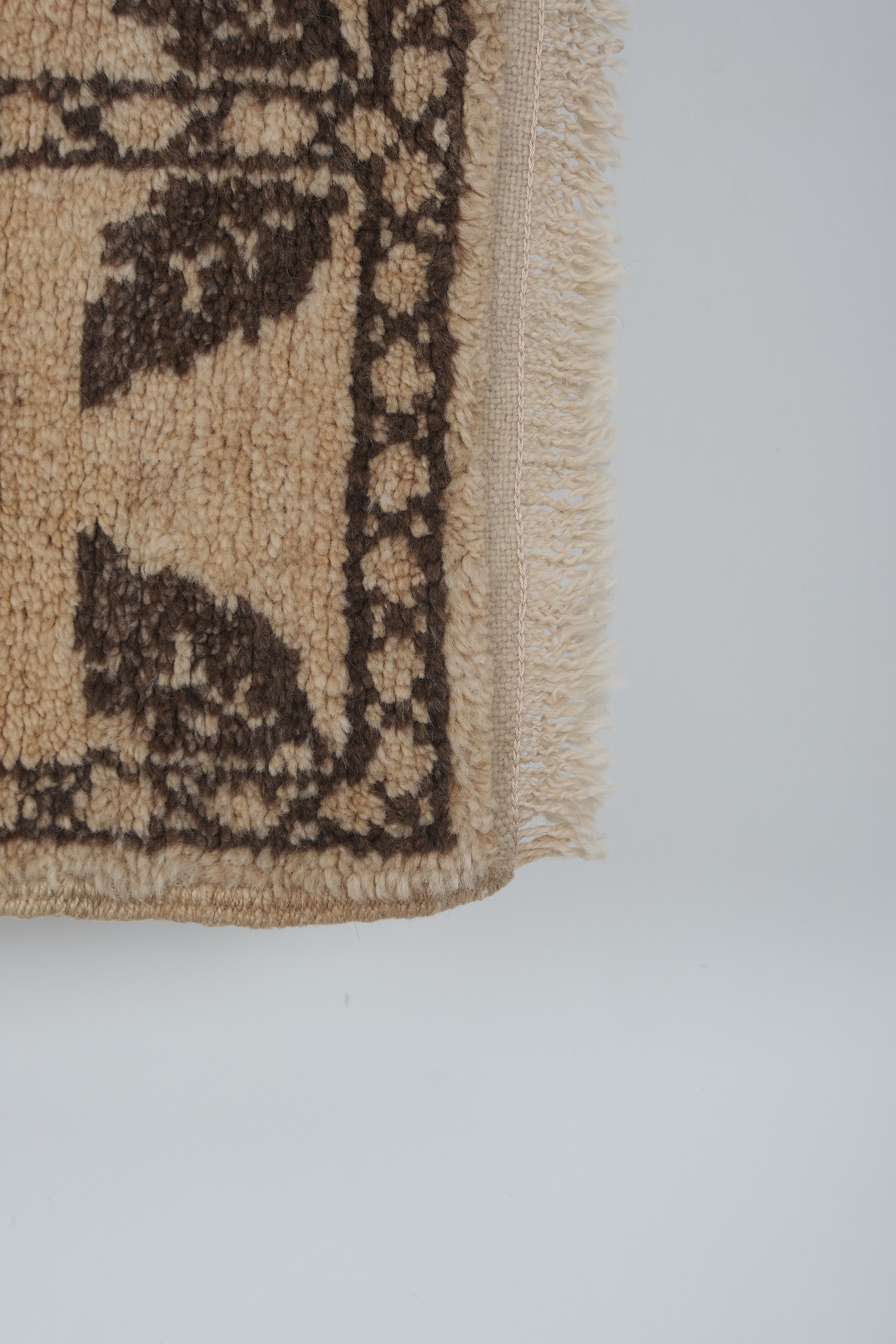 Vintage Turkish rug from Oushak, hand-woven 122x190 cm