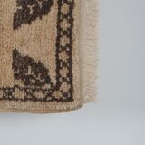 Vintage Turkish rug from Oushak, hand-woven 122x190 cm