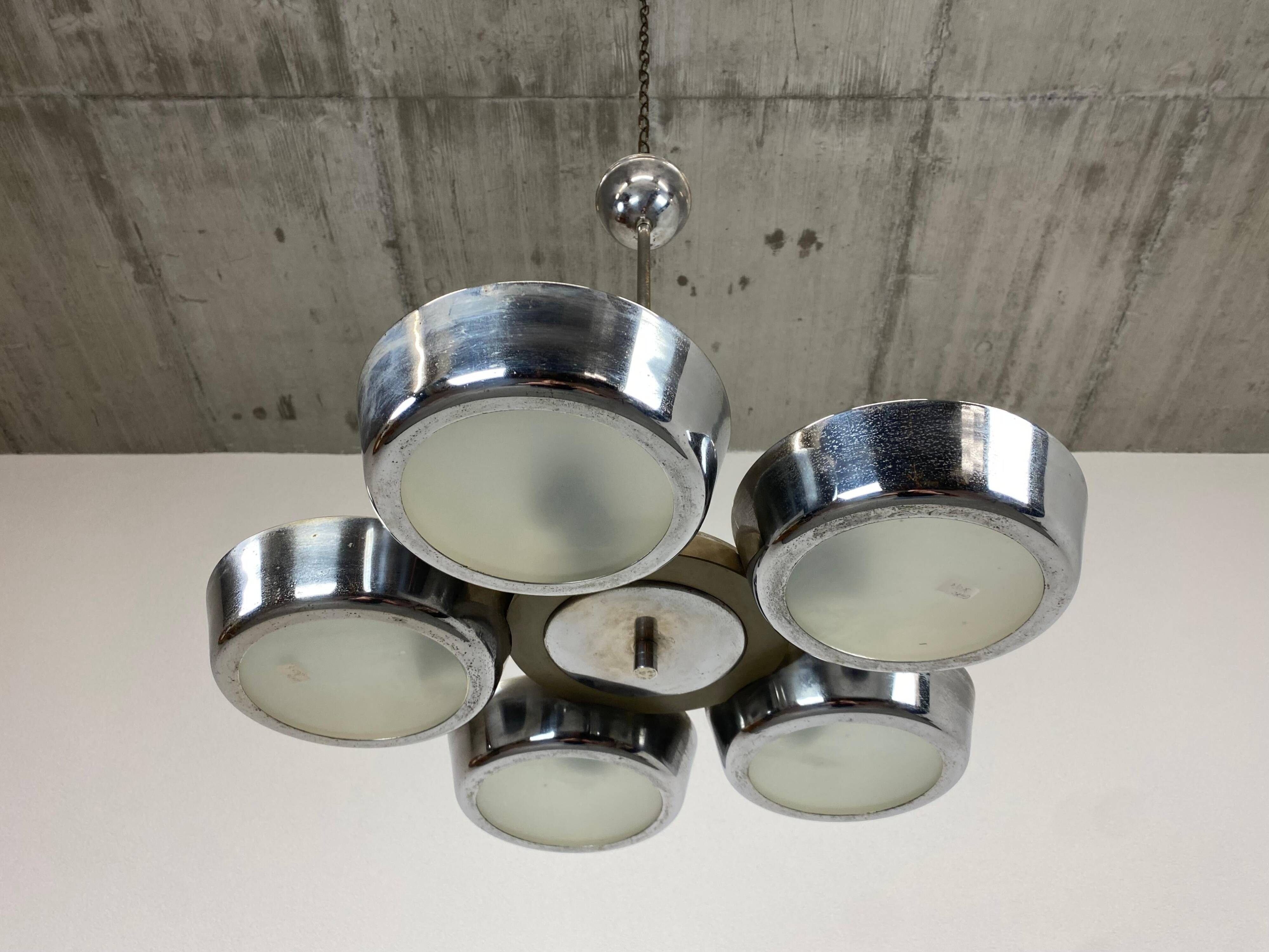 Suspended UFO lamp from the space age