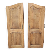 Paire de portes moulurées époque Louis XV en bois massif