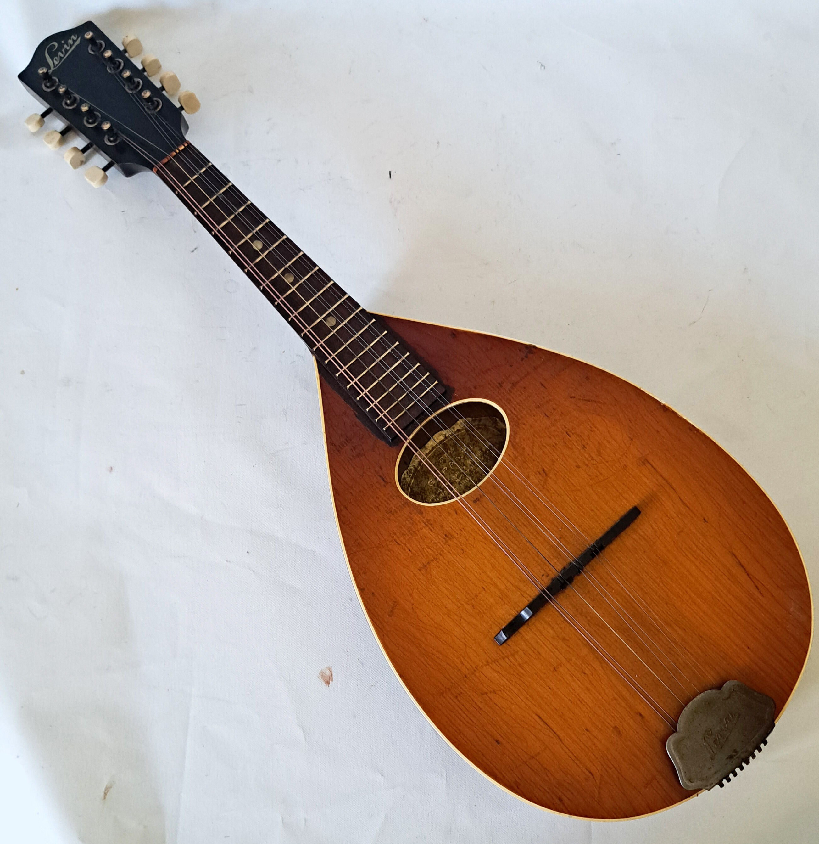 Levin high-end antique mandolin with flat bottom