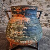 Ensemble d'anciens pots en fonte (chaudrons), France, 1880–1900