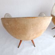 2 fauteuils œuf et canapé par Paged des années 50