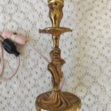 Pink clichy globe lamp and golden metal foot