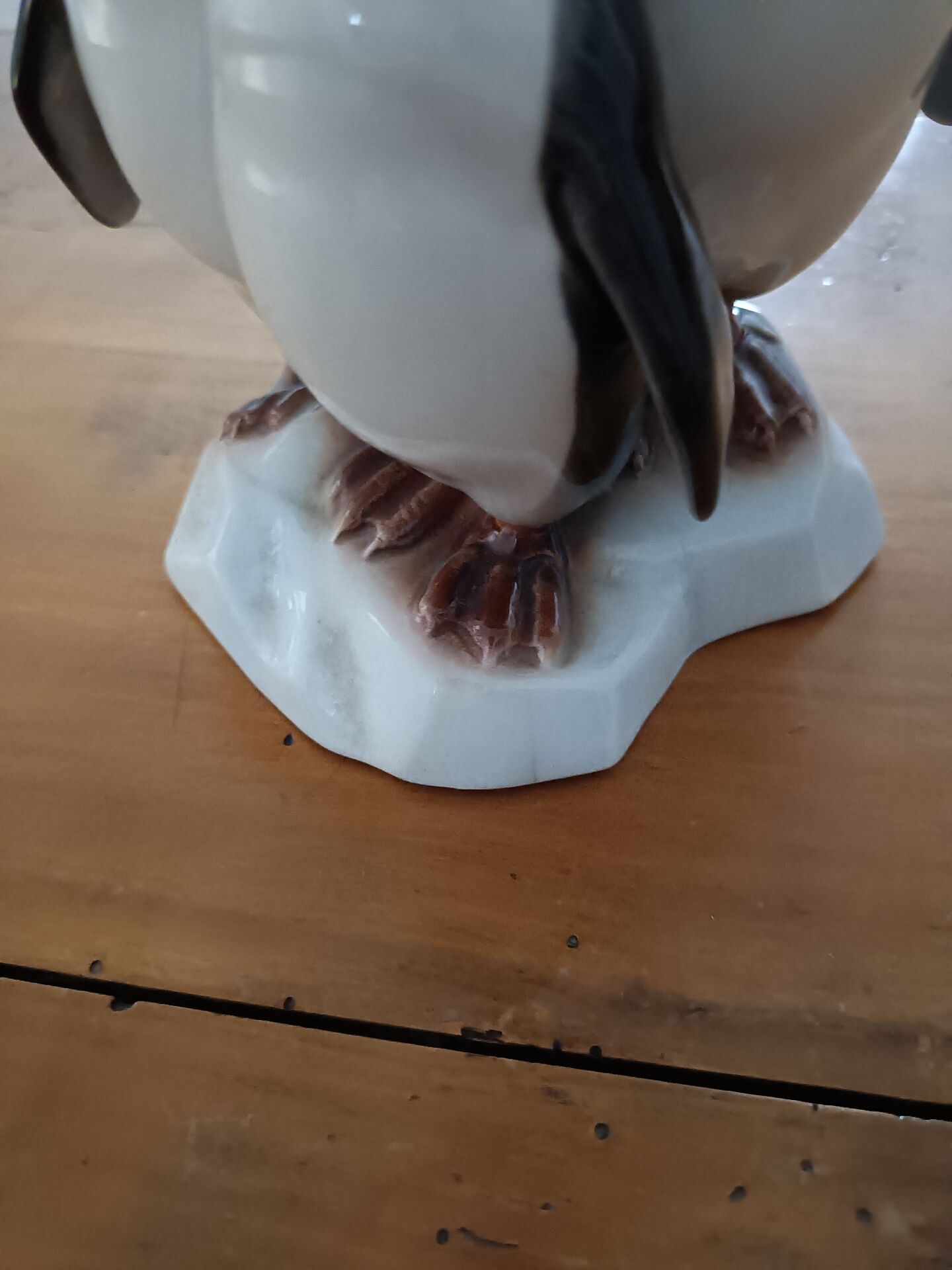 Spanish porcelain penguin family