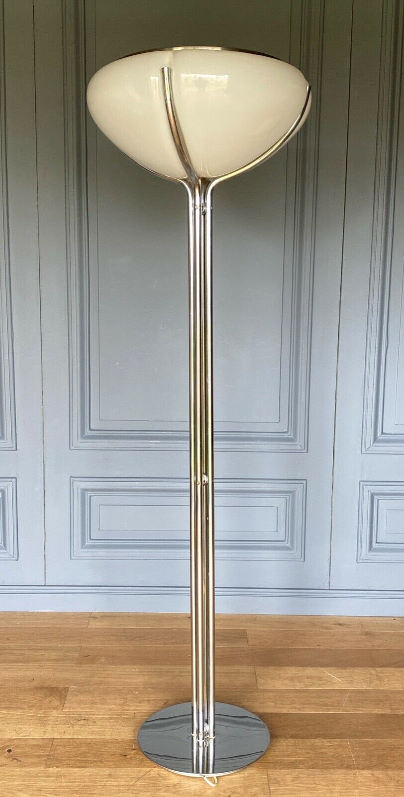 Quadrifoglio floor lamp by Gae Aulenti for Harvey Guzzini 1974