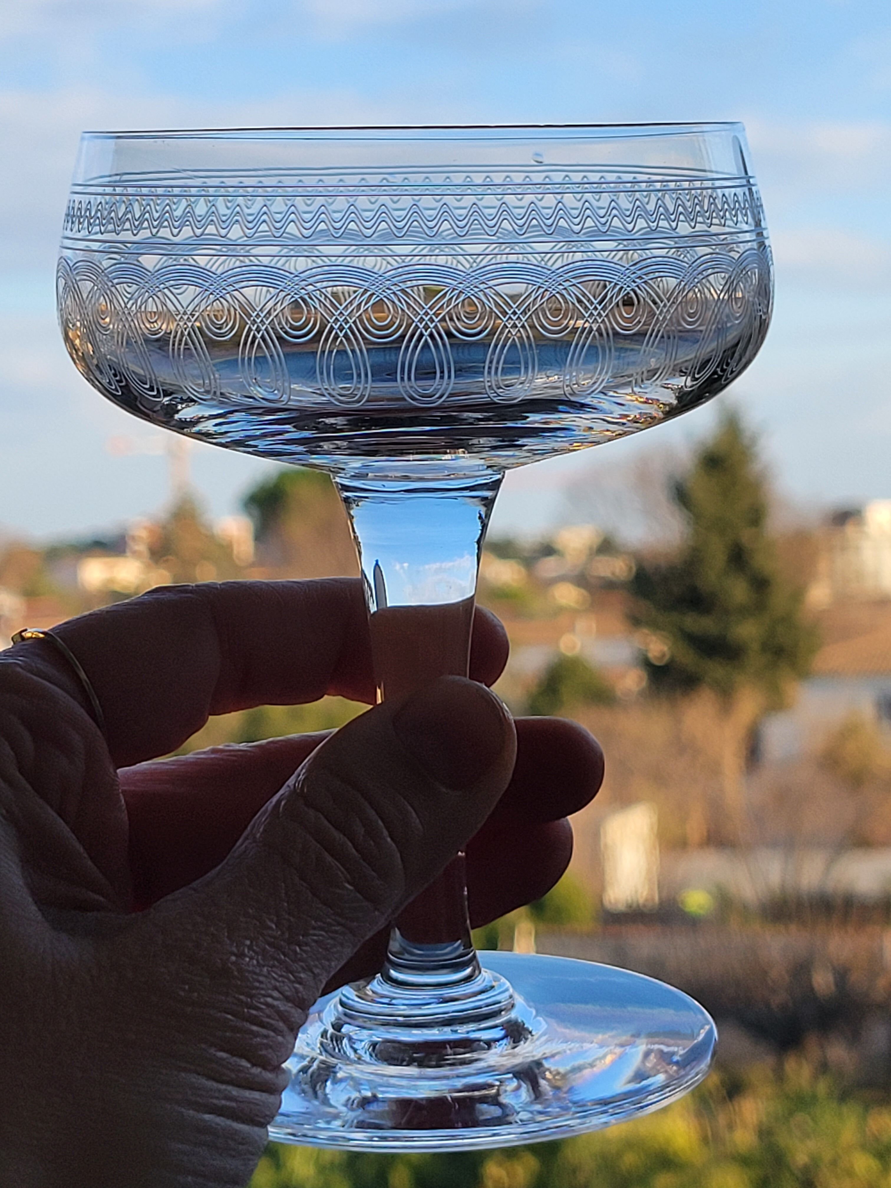 8 old champagne glasses in crystal engraved 1910
