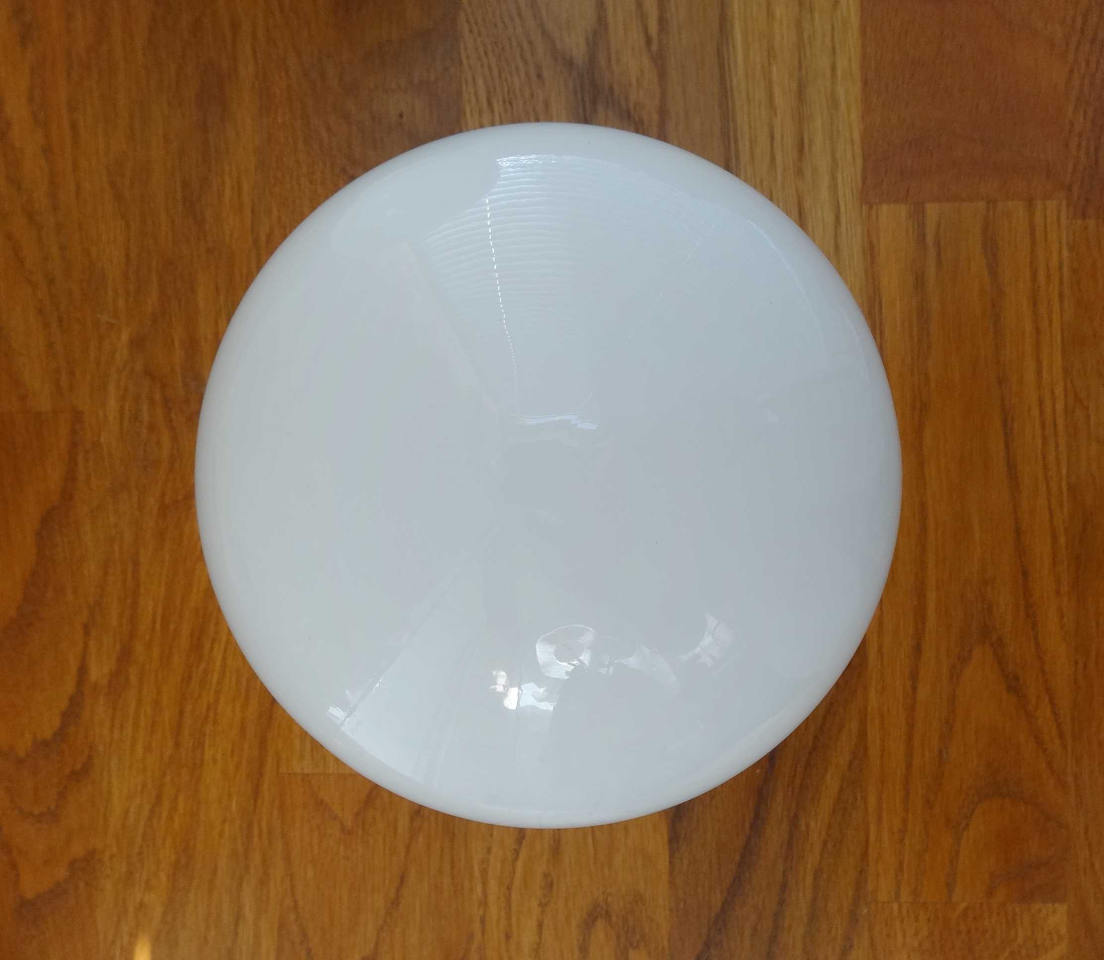 Globe in white opaline - 15 cm