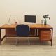 Bureau en teck par Jensen & Valeur pour Munch, Danemark, années 1960.