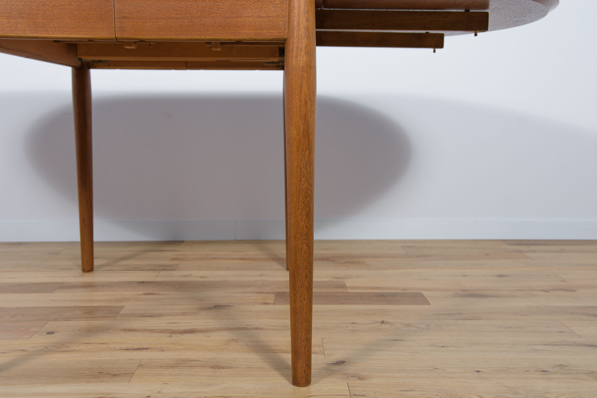 Table à manger extensible en teck, années 1960