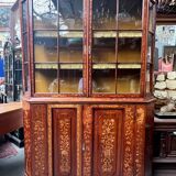Renaissance display case. Dutch marquetry with floral motifs.