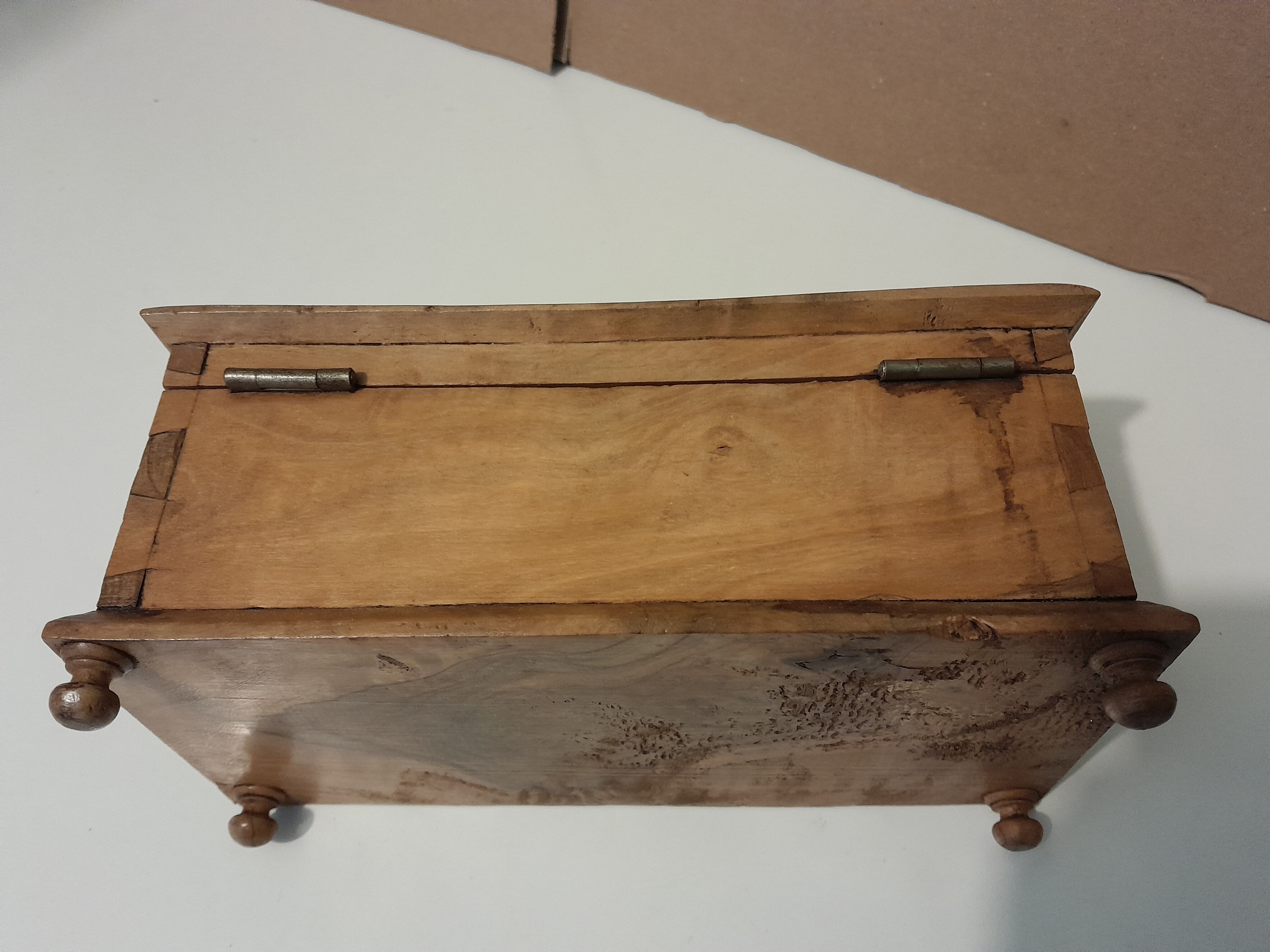 Wooden box