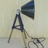 Tripod lamp with adjustable height