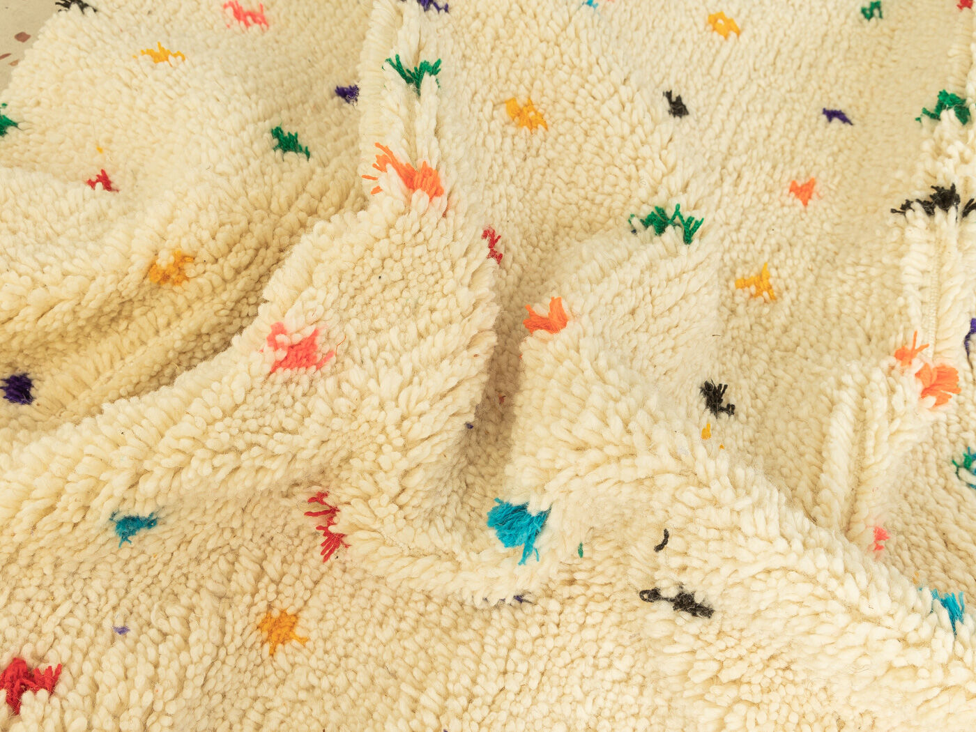 Happy dots, berber rug, 159 x 235