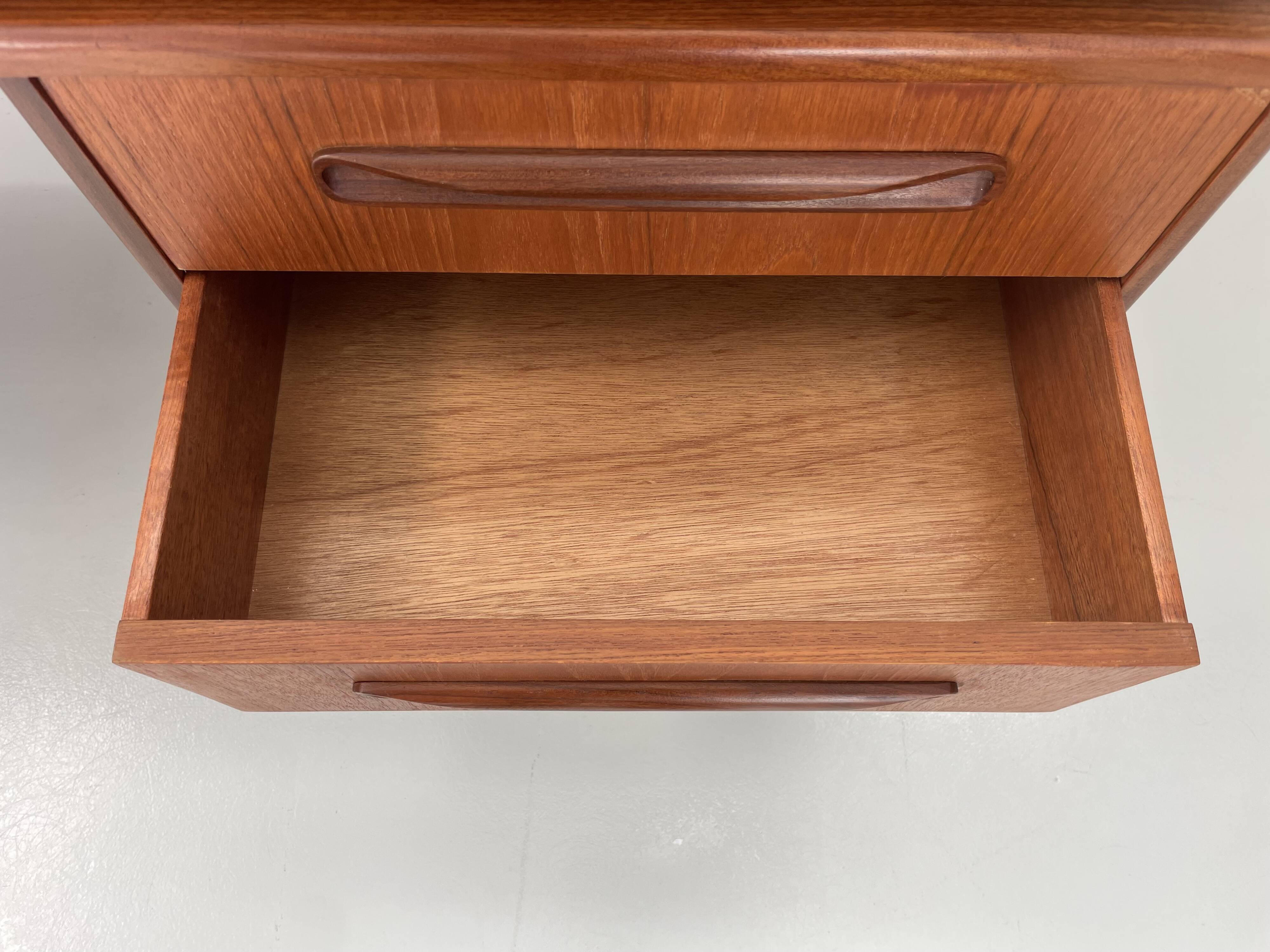 Vintage desk by V.Wilkins for G-Plan, 1960s