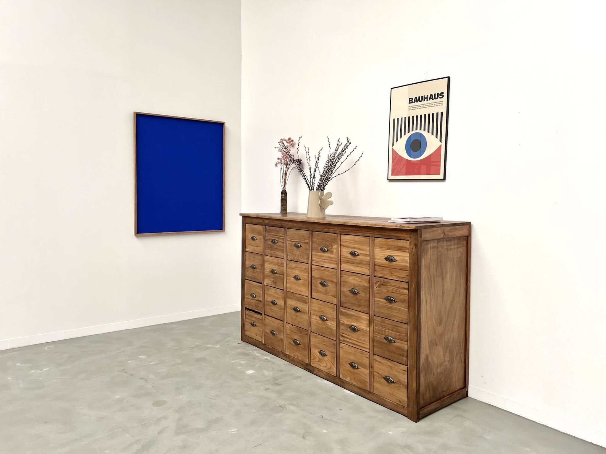 Craftsman's cabinet with 24 drawers in solid pine, 1950s.