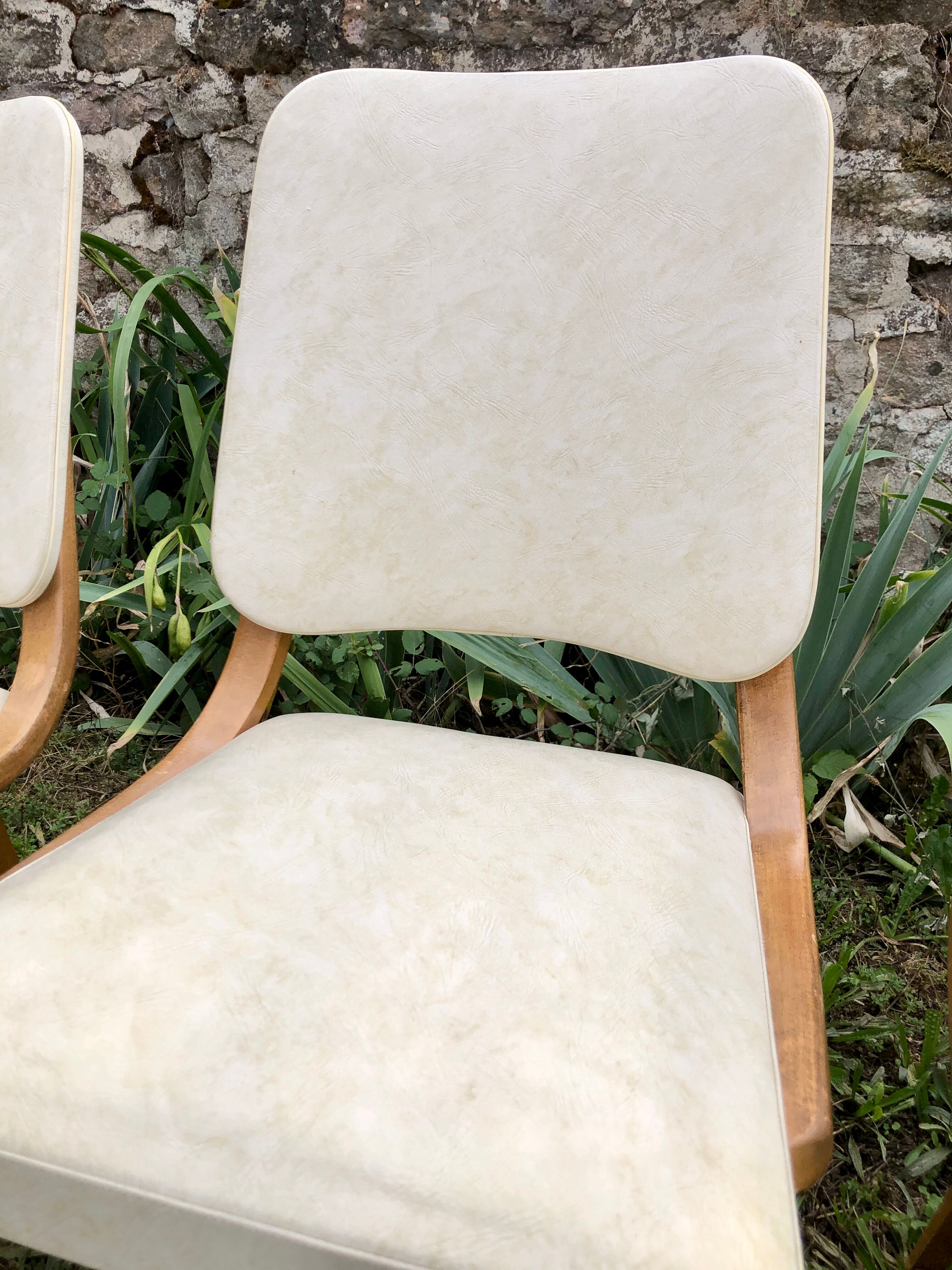 Set of 6 white chairs 1960