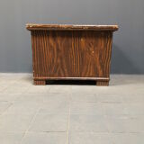 Popular art box with striped pattern