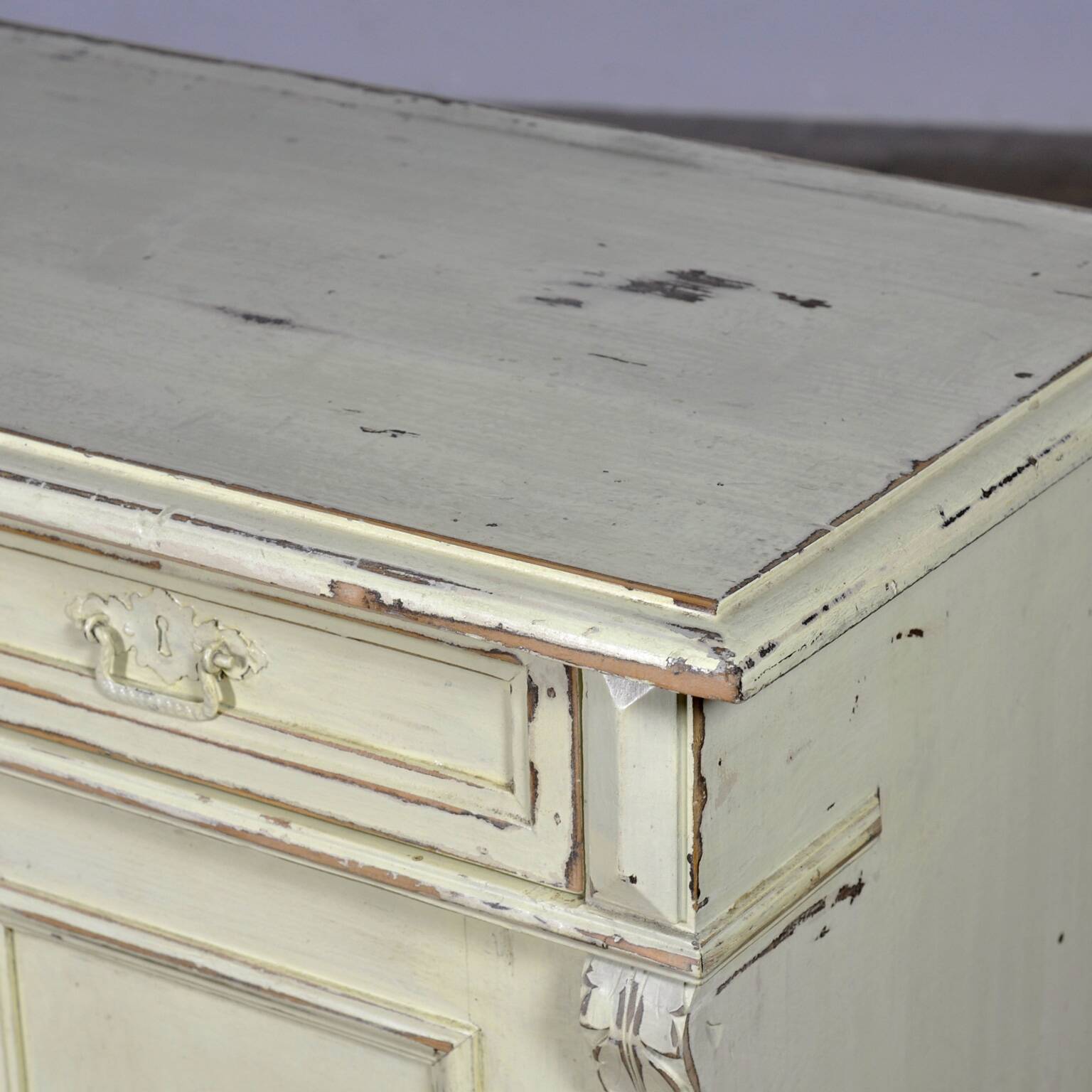 Buffet ancien en pin, vers 1910