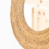 Round mirror made of esparto grass