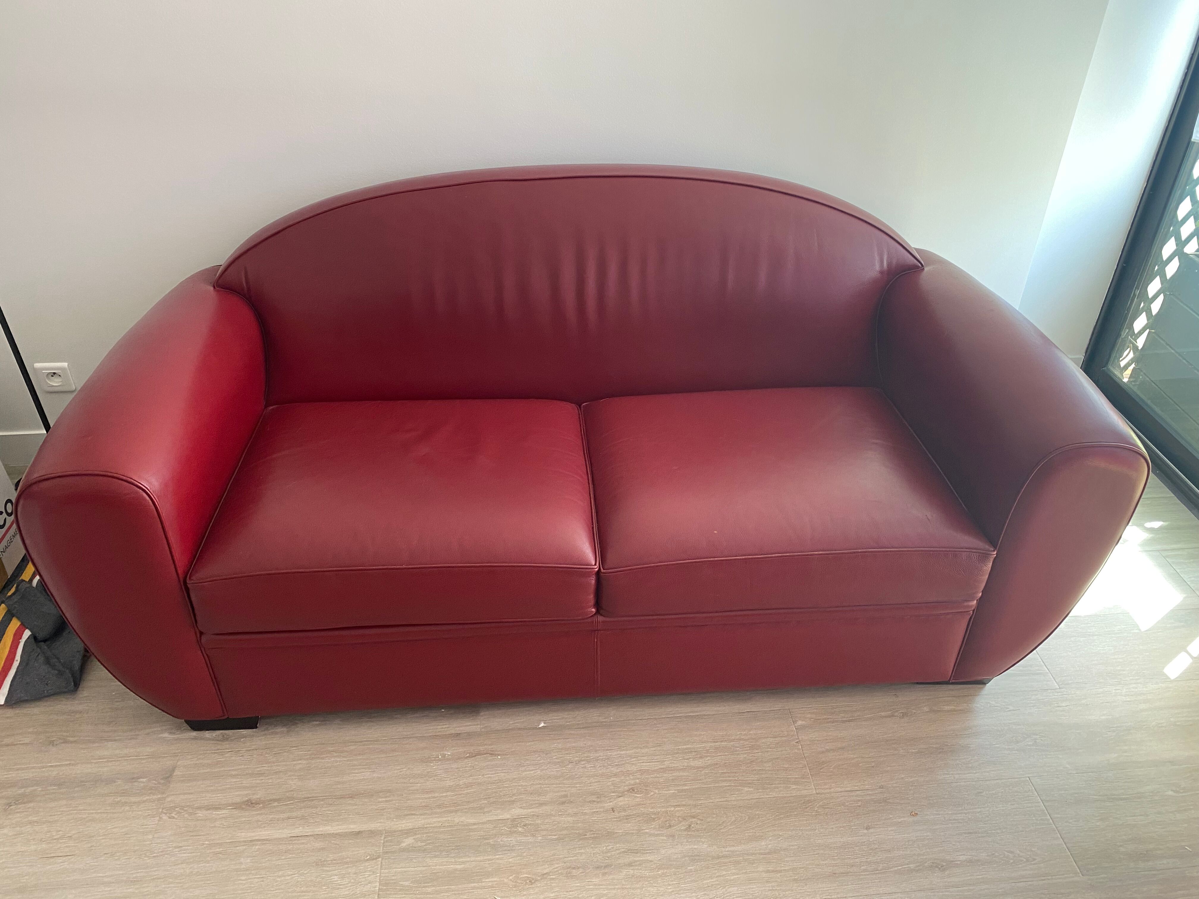 Canapé lit club convertible cuir rouge Hugues Chevalier deux assises