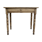 Table en bois patiné