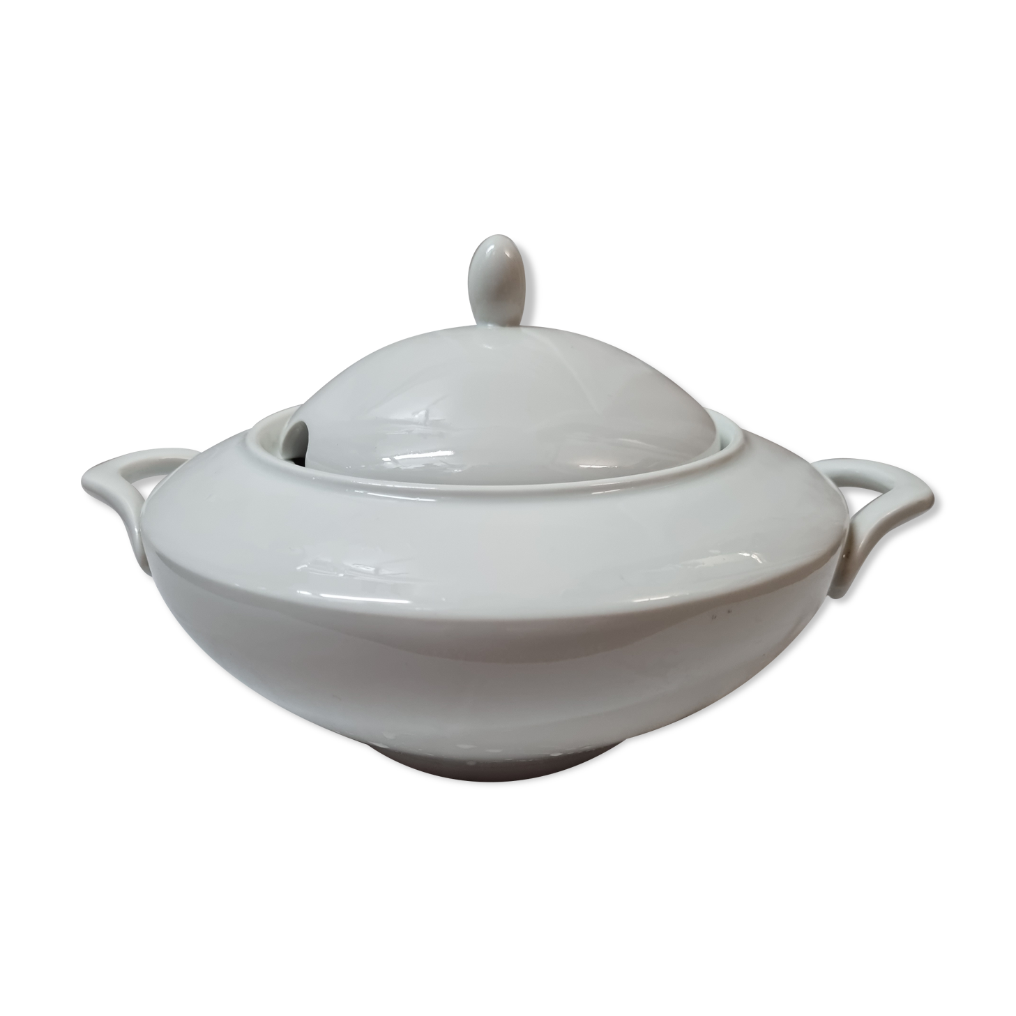 White porcelain tureen