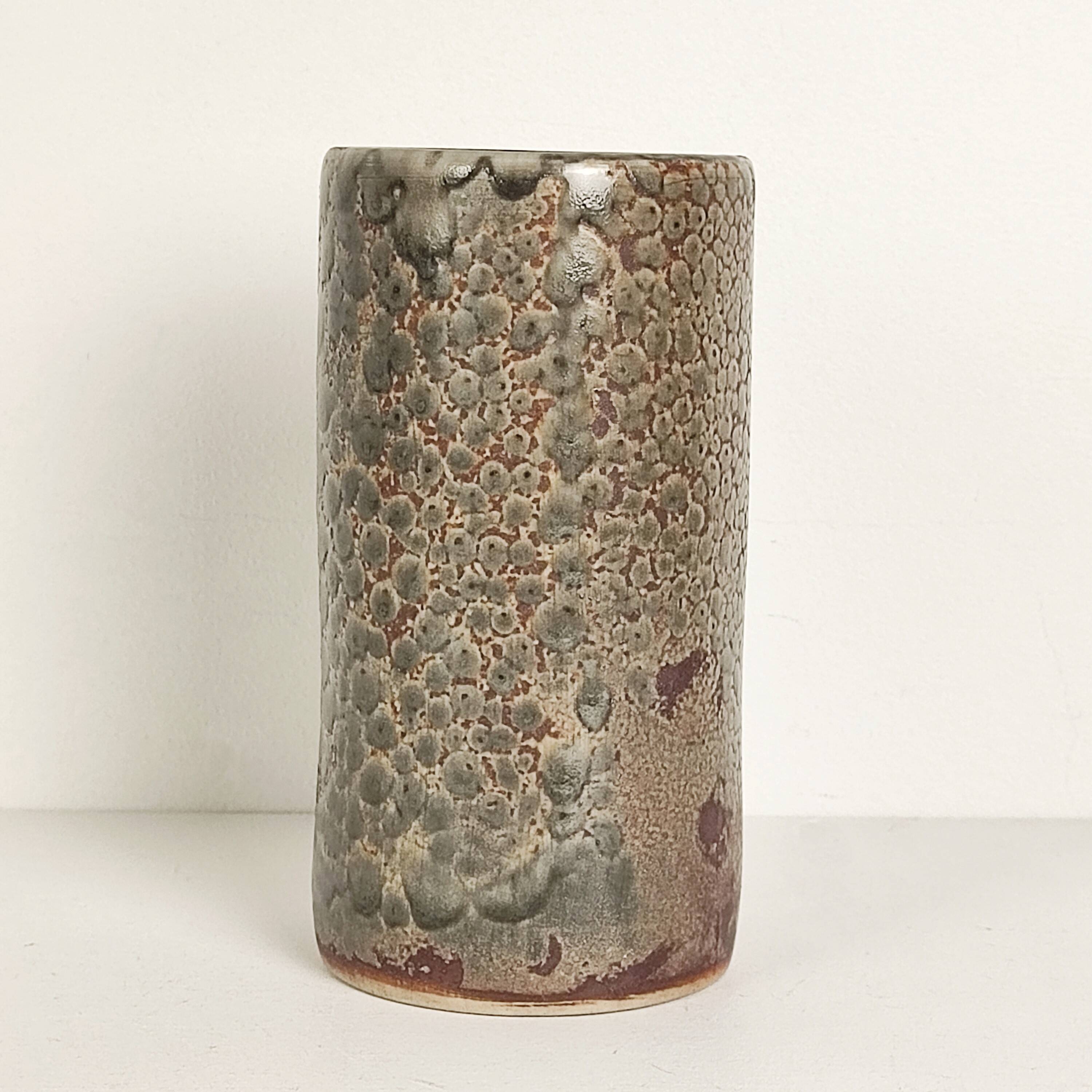 Ceramic roller vase