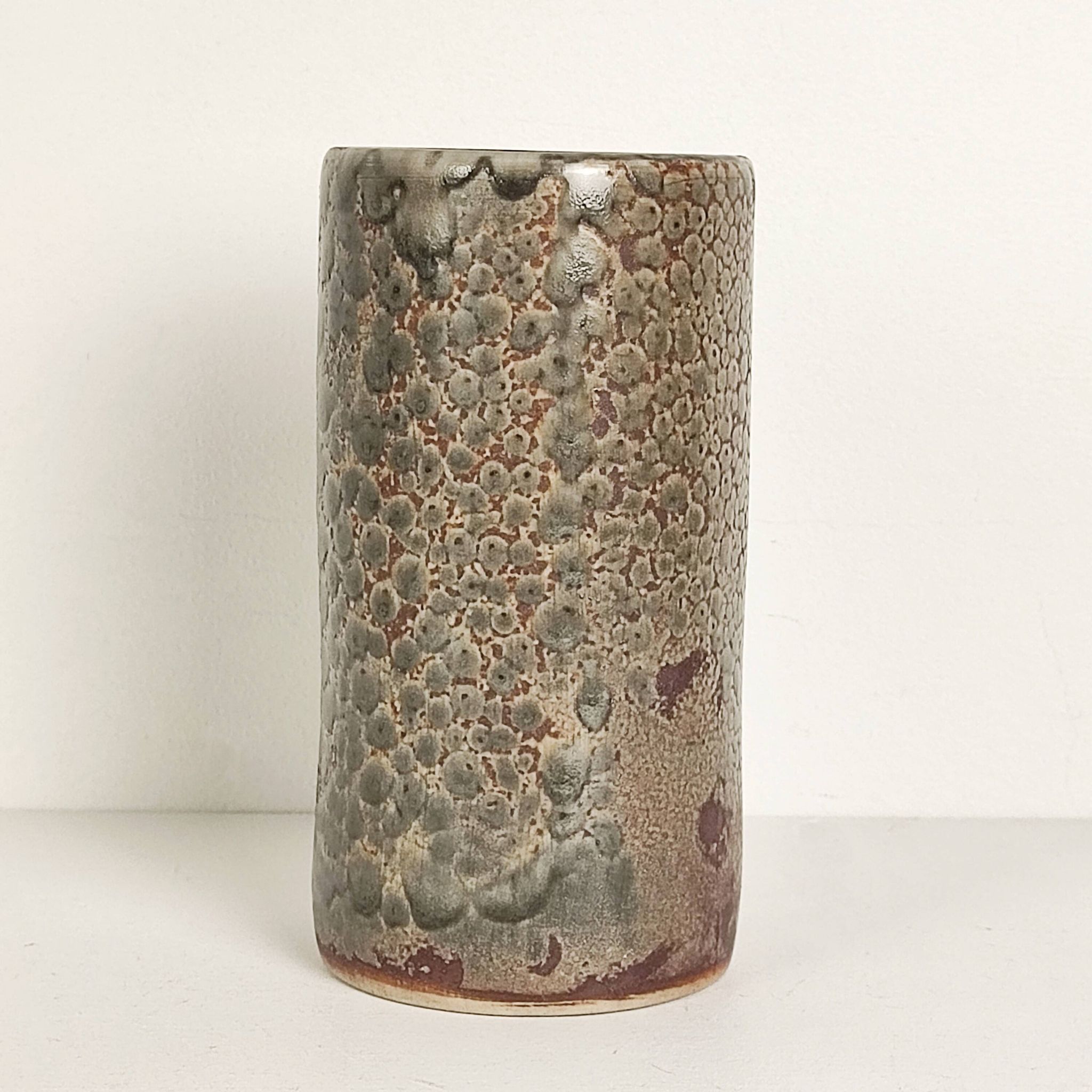 Ceramic roller vase