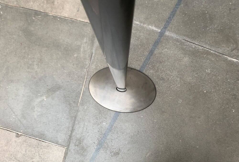 Postmodern Italian floor lamp Tebe by Ernesto Gismondi for Artemide, 1980s.