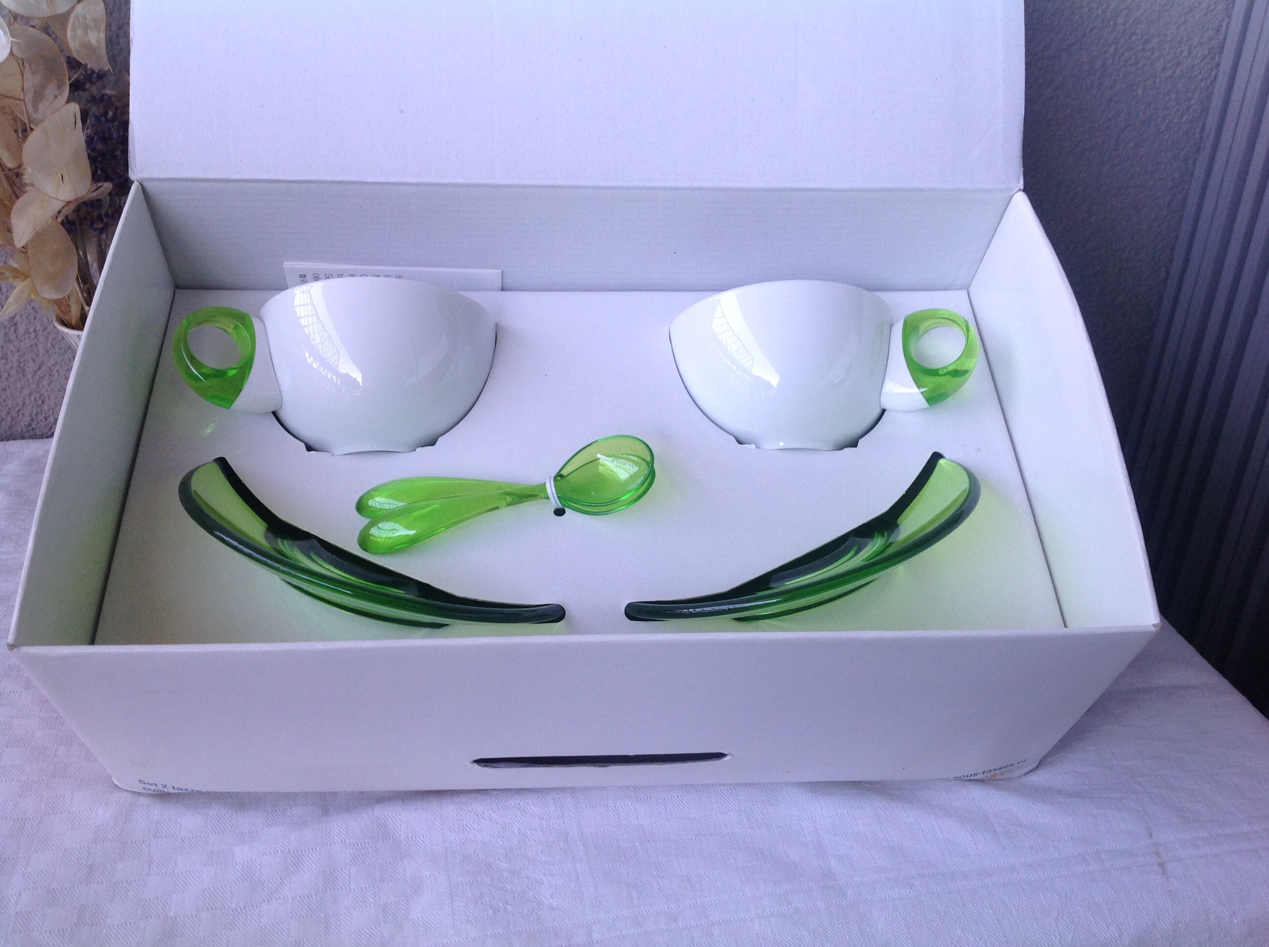 Queensberry Hunt Levien Guzzini cappuccino cups