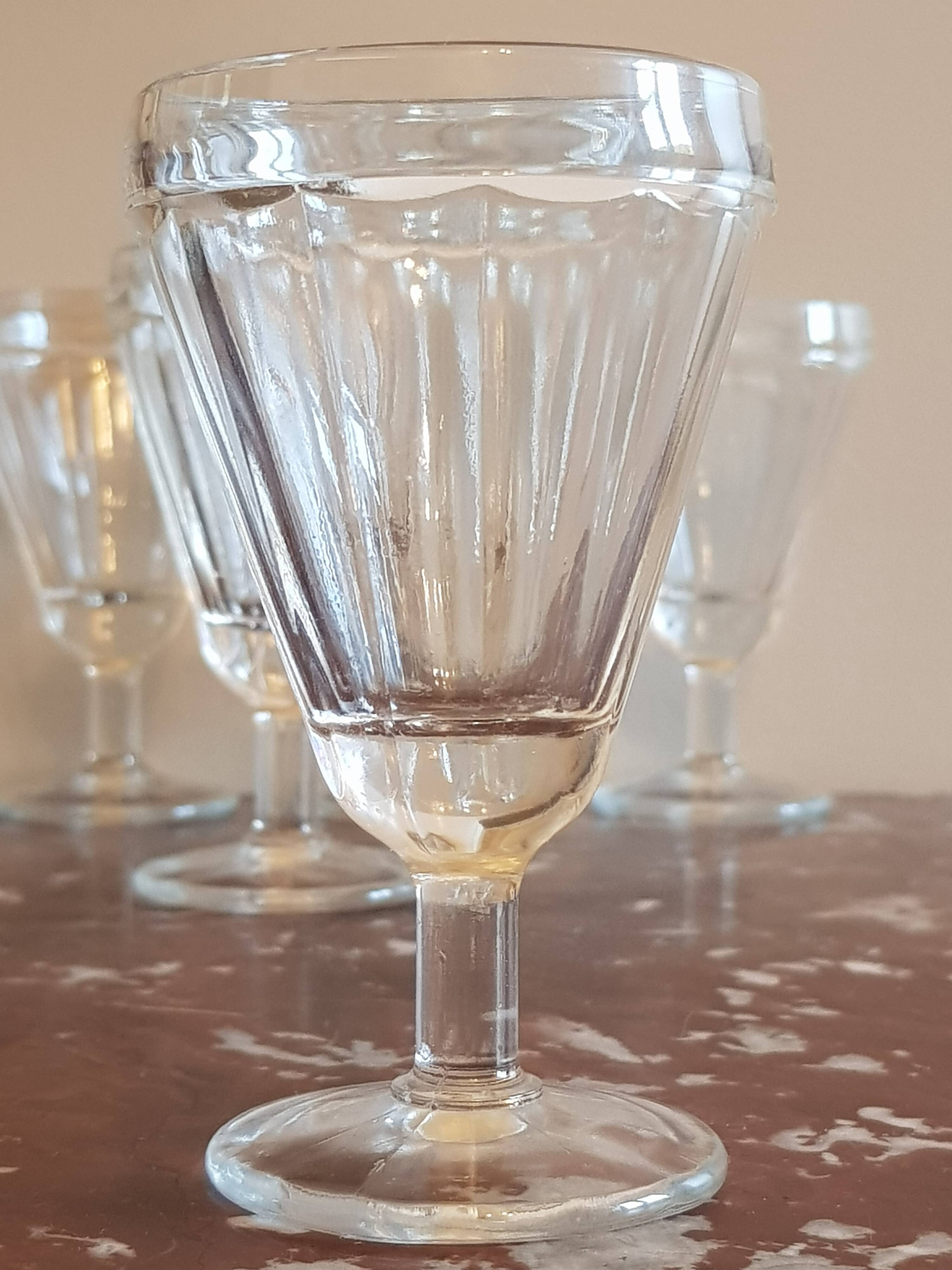 Set of 5 old bistro stemmed glasses, in solid glass, aperitif, digestive, verrine...