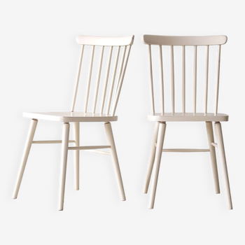 Scandinavian vintage white chairs