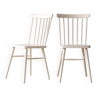 Scandinavian vintage white chairs