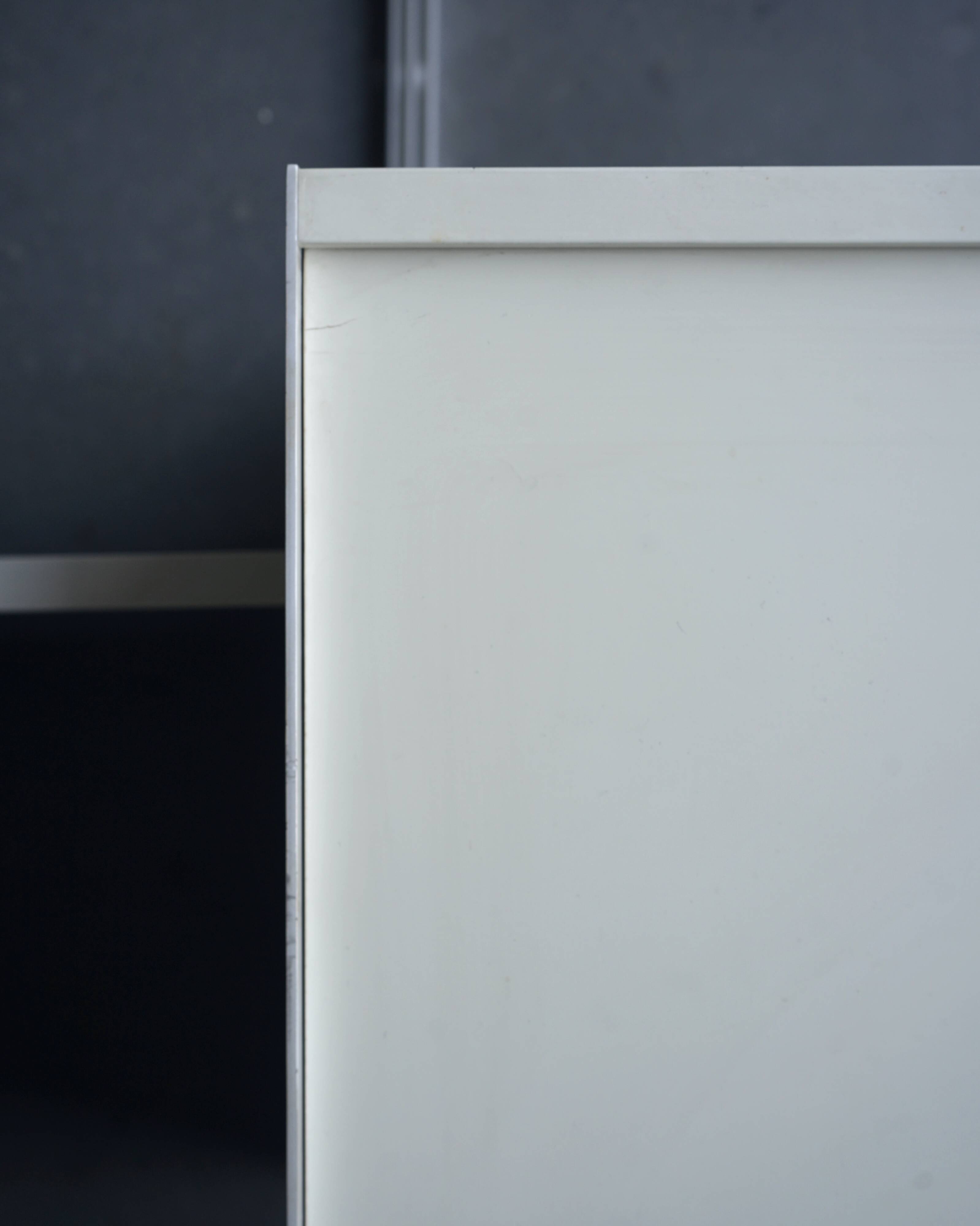 Wall Shelving Unit model 606 by Dieter Rams for Vitsoe. 1960s