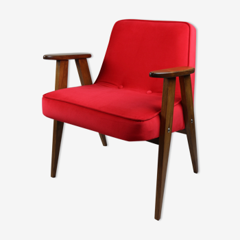 Fauteuil red velvet 366 de Józef Chierowski années 1970