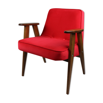 Fauteuil red velvet 366 de Józef Chierowski années 1970