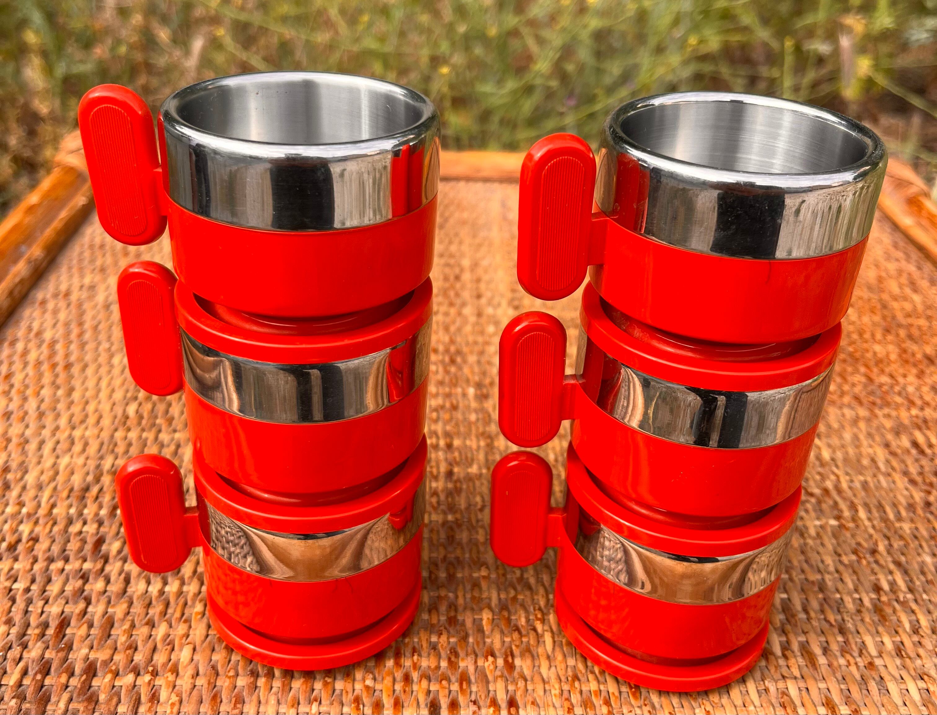 6 red cups and saucers from the Italian brand 'Morinos'.