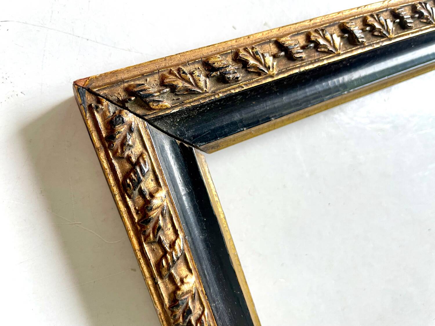 Antique wood frame Black & gilded border 28.5 cm x 24 cm